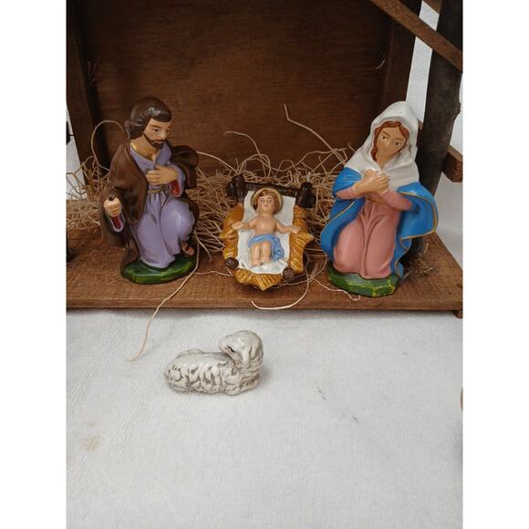 VNTG Nativity Set Hand Carved Wood Hand Painted 11 Pieces Stable Japan Christmas - Picture 4 of 16